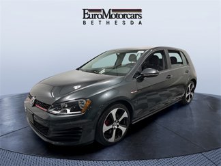 Used 2017 Volkswagen Golf S image 1