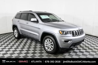 Used 2021 Jeep Grand Cherokee Laredo image 1
