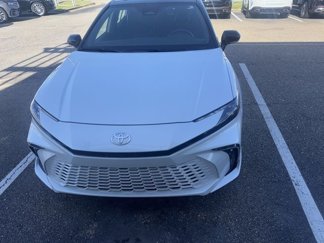 Used 2025 Toyota Camry XSE image 1
