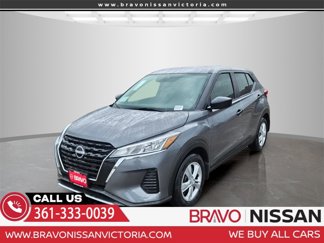 New 2025 Nissan Kicks Play S image 1