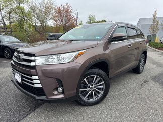 Used 2019 Toyota Highlander XLE image 1