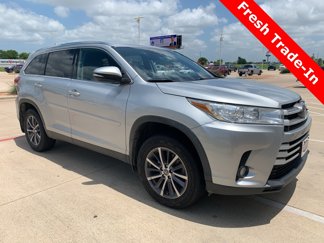 Used 2019 Toyota Highlander XLE image 1