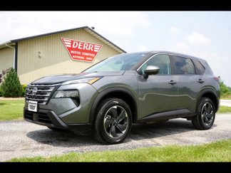 Used 2024 Nissan Rogue SV image 1