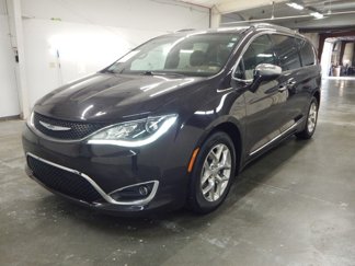 Used 2017 Chrysler Pacifica Limited image 1