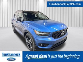 Used 2019 Volvo XC40 T5 R-Design image 1