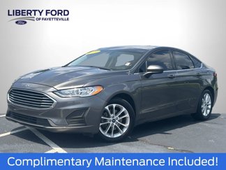 Used 2020 Ford Fusion SE image 1