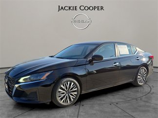 Certified 2023 Nissan Altima 2.5 SV image 1