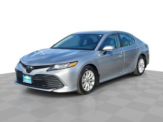 Used 2020 Toyota Camry LE image 1