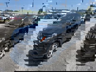 Used 2018 Jeep Compass Latitude w/ Popular Equipment Group image 1