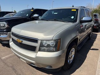 Used 2014 Chevrolet Suburban LS image 1
