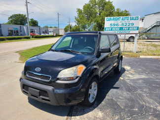 Used 2011 Kia Soul + image 1
