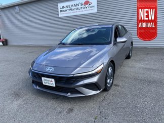 Used 2024 Hyundai Elantra SEL image 1