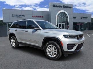 New 2025 Jeep Grand Cherokee Laredo image 1