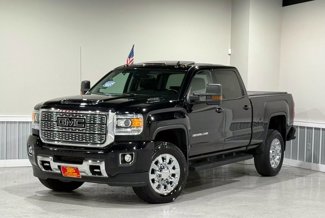 Used 2019 GMC Sierra 2500 Denali w/ Duramax Plus Package image 1
