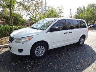 Used 2009 Volkswagen Routan S image 1