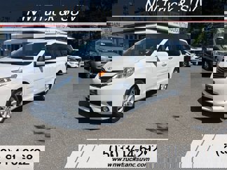 Used 2014 Toyota Sienna XLE image 1