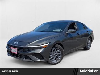 Used 2024 Hyundai Elantra SEL image 1