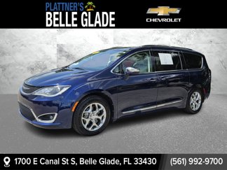 Used 2017 Chrysler Pacifica Limited image 1