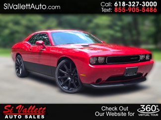 Used 2013 Dodge Challenger SXT image 1