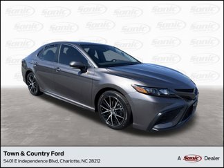 Used 2023 Toyota Camry SE image 1