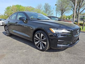 Certified 2022 Volvo S60 B5 Momentum w/ Climate Package image 1