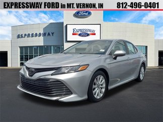 Used 2018 Toyota Camry LE image 1