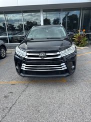 Used 2018 Toyota Highlander XLE image 1