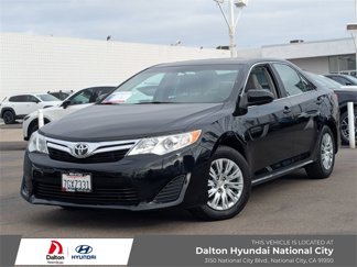 Used 2014 Toyota Camry L image 1