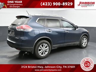 Used 2016 Nissan Rogue SV image 1