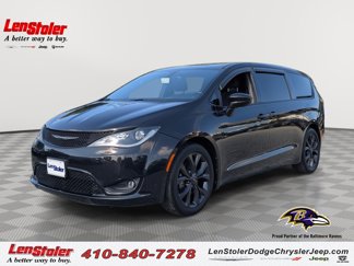 Used 2018 Chrysler Pacifica Touring Plus w/ S Appearance Package image 1