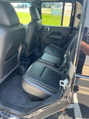 Used 2023 Jeep Gladiator Overland image 1