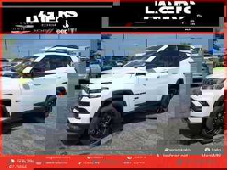 New 2025 Jeep Compass Latitude image 1