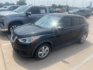 Used 2020 Nissan Kicks S image 1