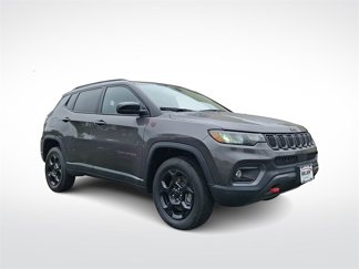 Used 2023 Jeep Compass Trailhawk image 1