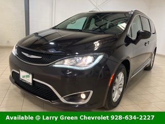 Used 2017 Chrysler Pacifica Touring-L image 1