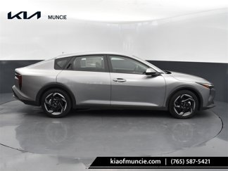 New 2025 Kia K4 EX image 1
