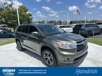 Used 2016 Toyota Highlander XLE image 1
