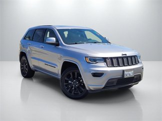 Used 2020 Jeep Grand Cherokee Altitude image 1
