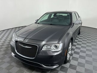 Used 2018 Chrysler 300 Limited image 1