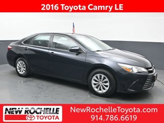Used 2016 Toyota Camry LE image 1