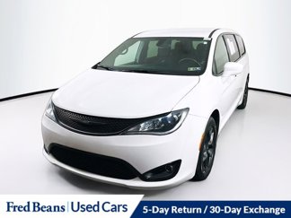 Used 2020 Chrysler Pacifica Touring w/ S Appearance Package video 3
