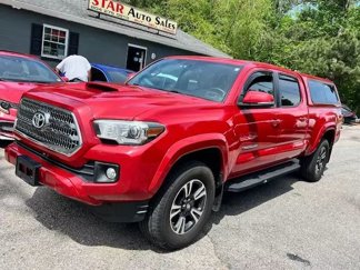 Used 2017 Toyota Tacoma TRD Sport image 1