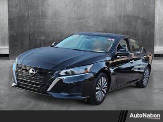 Used 2024 Nissan Altima 2.5 SV image 1