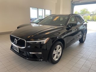 Certified 2022 Volvo XC60 B5 Momentum image 1