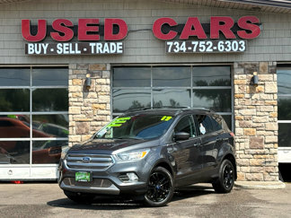 Used 2017 Ford Escape SE image 1