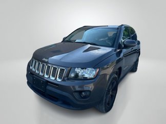 Used 2015 Jeep Compass Latitude image 1