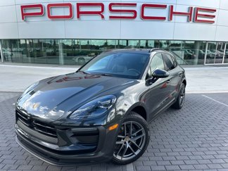 Used 2023 Porsche Macan image 1