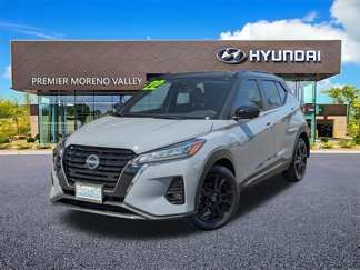 Used 2022 Nissan Kicks SR image 1
