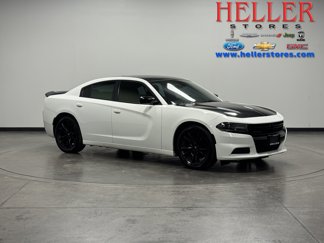 Used 2018 Dodge Charger SXT w/ Blacktop Package image 1