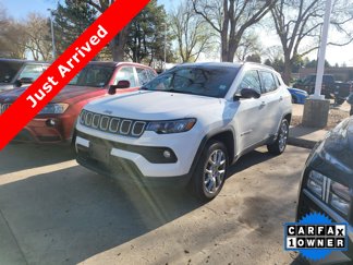 Used 2022 Jeep Compass Latitude image 1